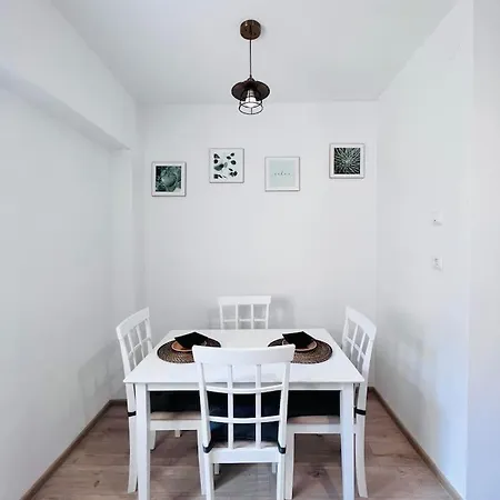 The Doc I Piata Romana Apartment *