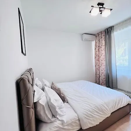 The Doc I Piata Romana *