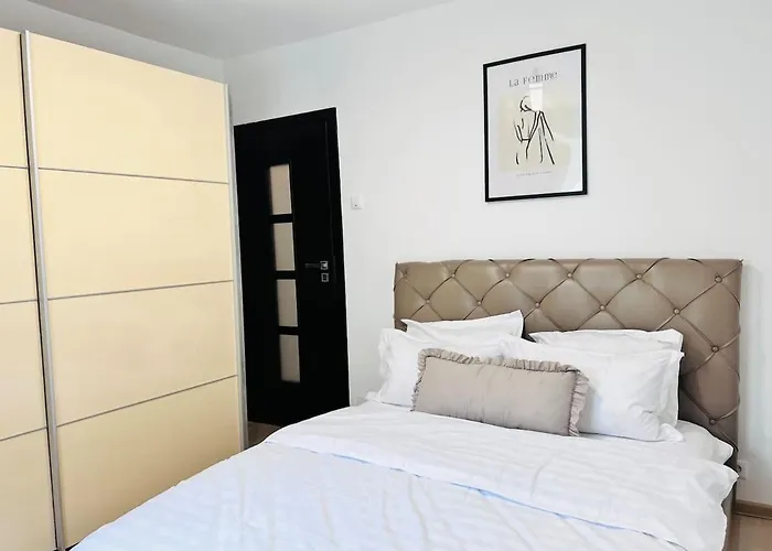 The Doc I Piata Romana * بوخارست